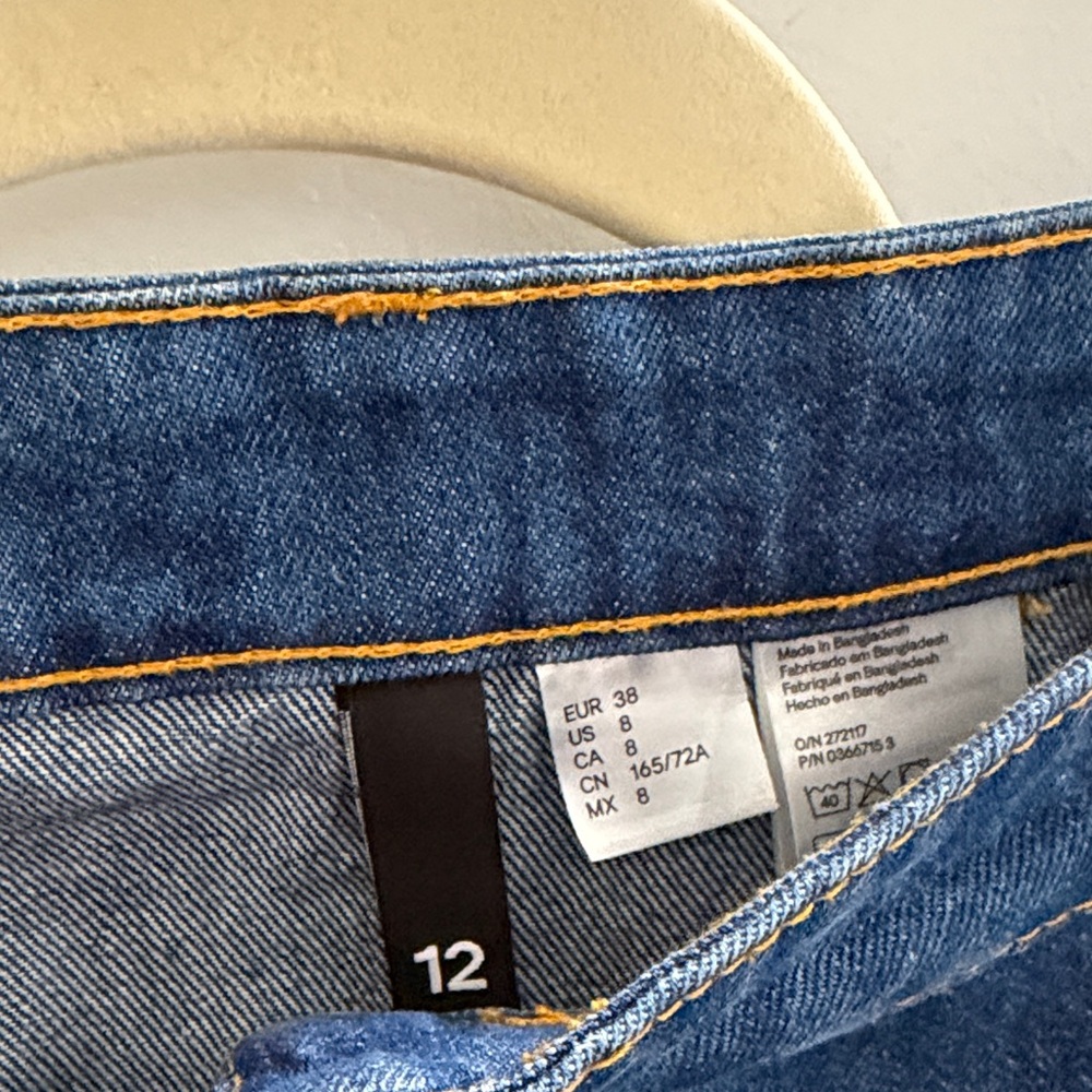 H&M Blue Denim Button-Up Mini Skirt - Picture 2 of 3